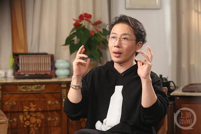 网友花式“解密”刘谦魔术《画蛇添福瓦利棋牌夹层、道具书、裁剪页……